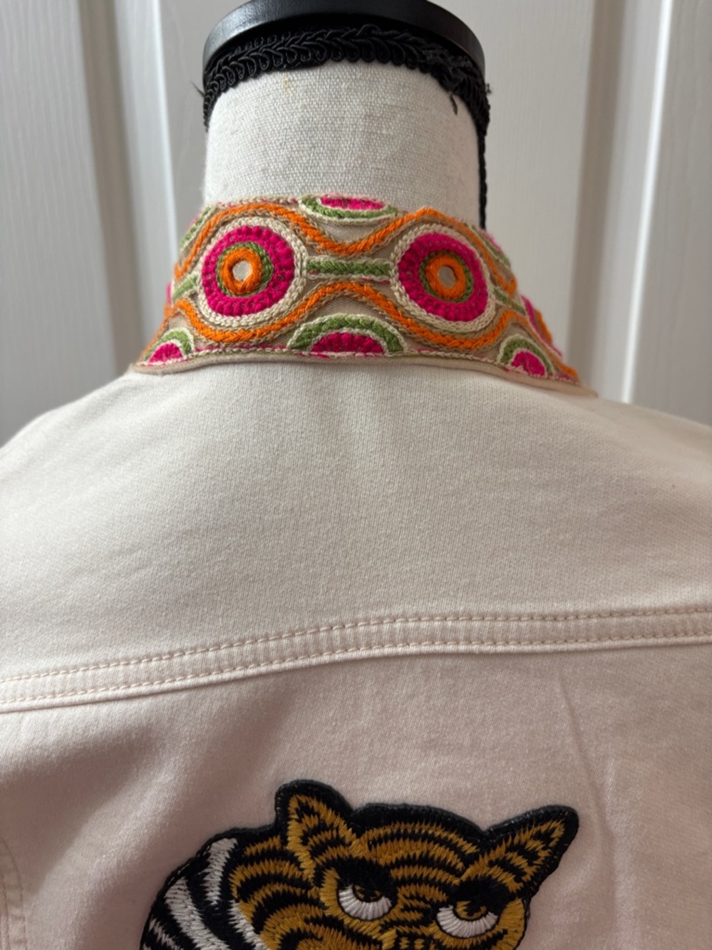 Decorative Jacket - Picture 4 of 11
